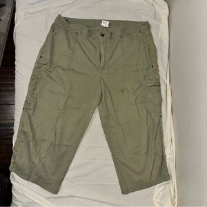 Vintage Y2K Danskin Atheltic Cargo Pants Capri Length , Olive Green Color